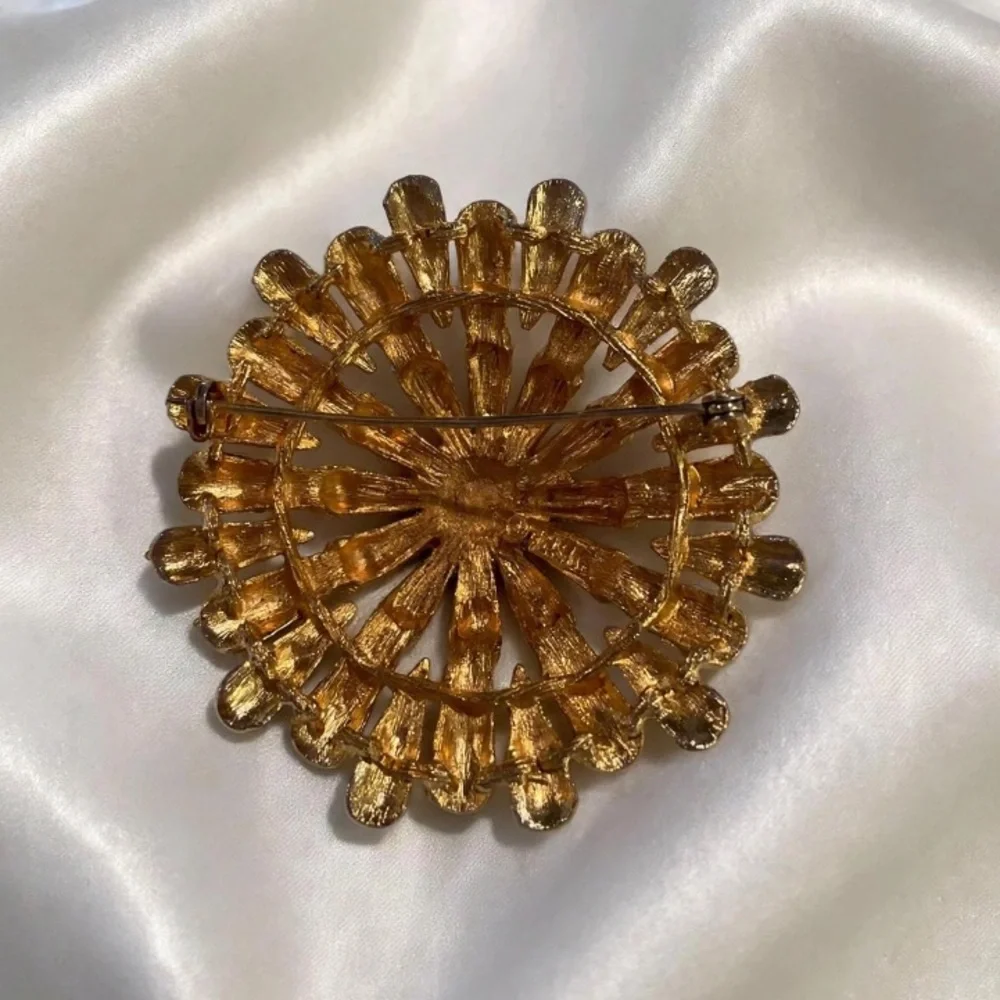 Gold Floral Burst Brooch